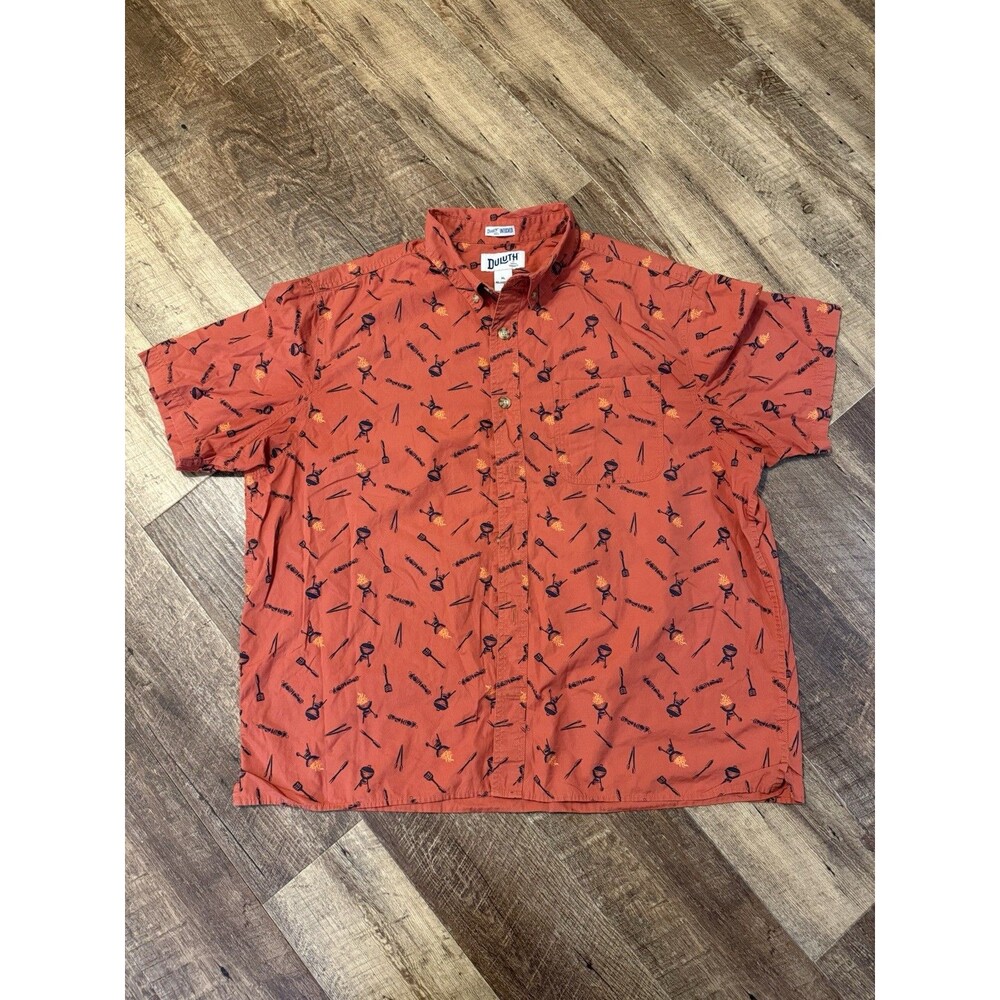 Duluth Untucked Button Up Shirt (Men’s Size XL) Relaxed Fit BBQ Grill Red Party